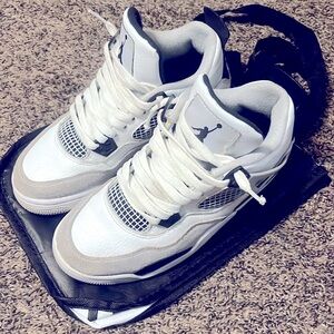 Retro Jordan 4 Military Black Womens size 8